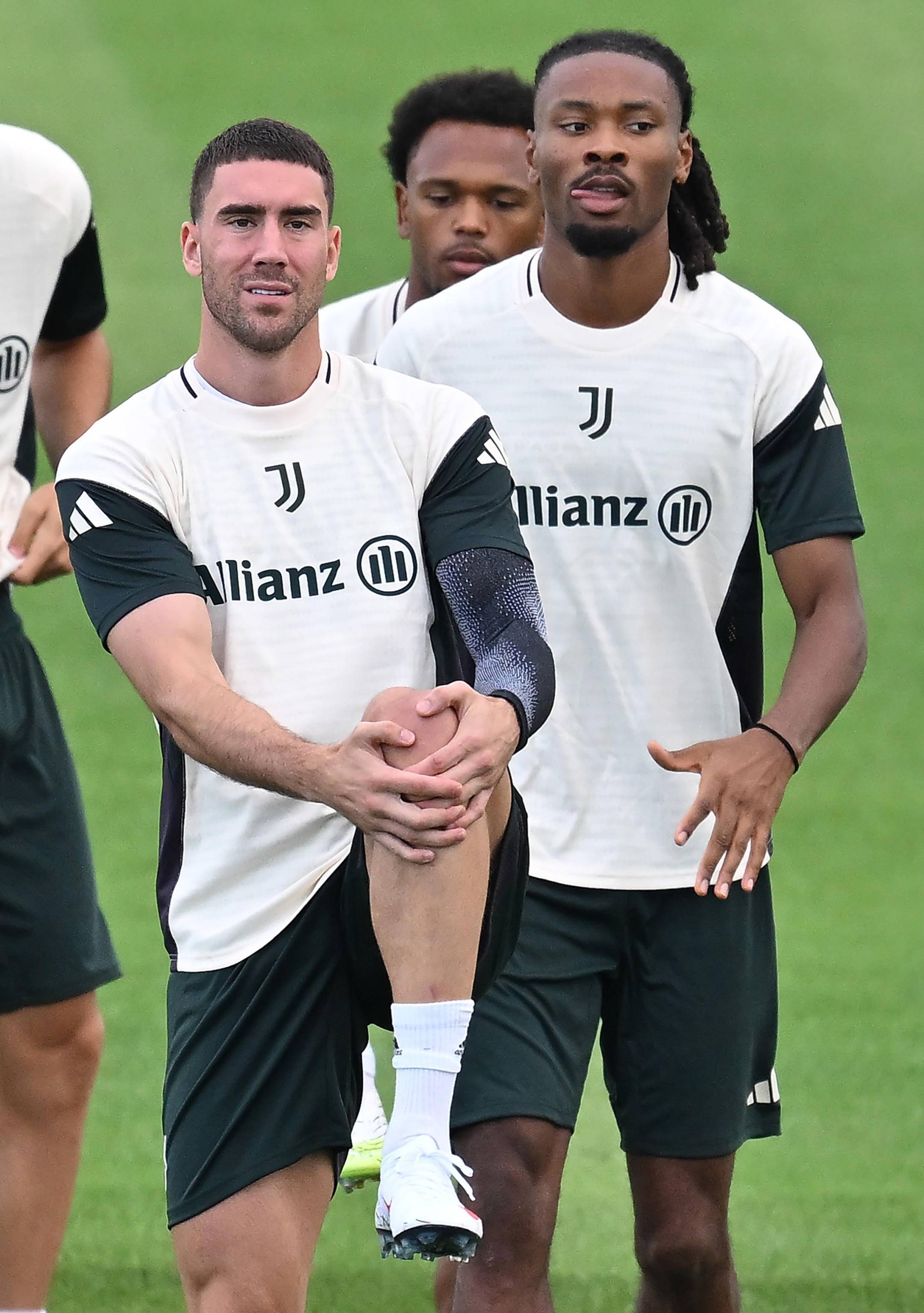 关于刚刚！法兰克福围绕德甲战术微调瓦伦西亚内部沟通备战欧冠，詹姆斯在尤文图斯比赛中夺冠的信息乐鱼官网